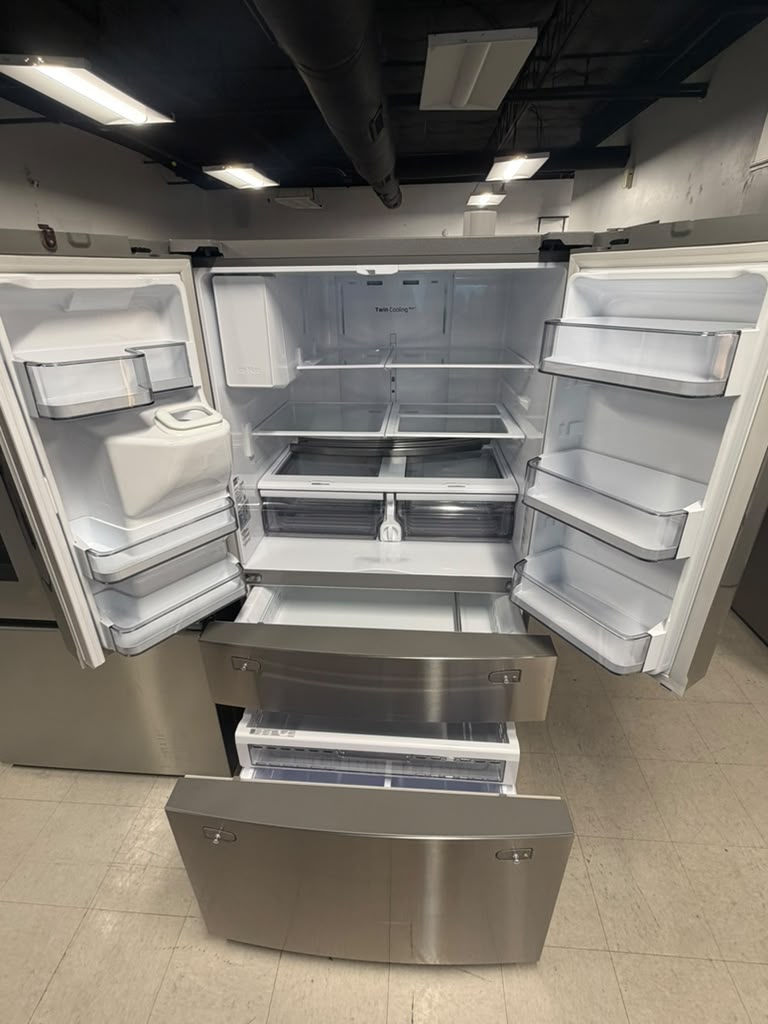 Samsung 4-door refrigerator